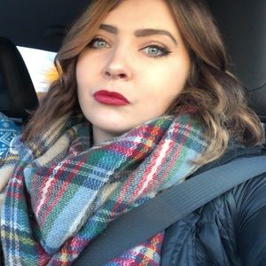Meet your Posher, Libby